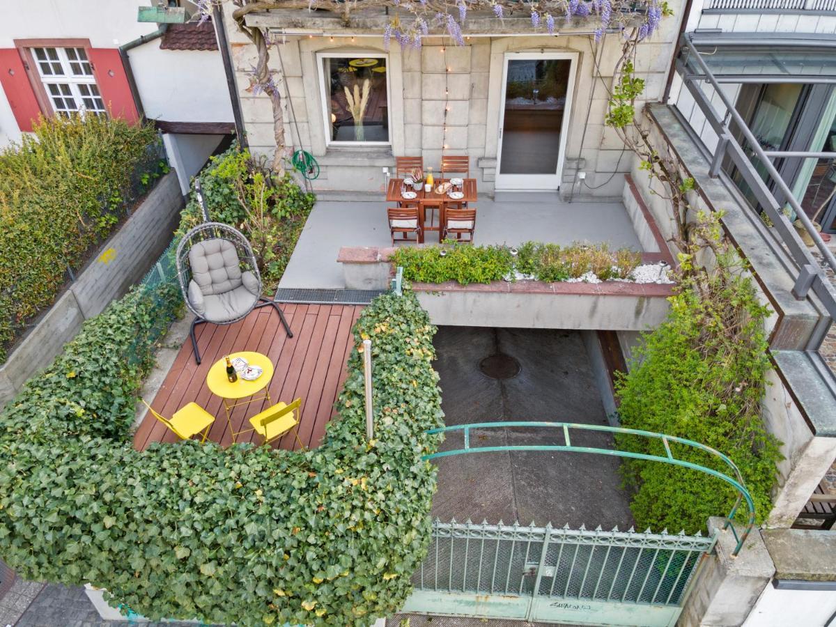 True Basel - Zentral I Terrasse Mit Rheinblick Appartement Buitenkant foto